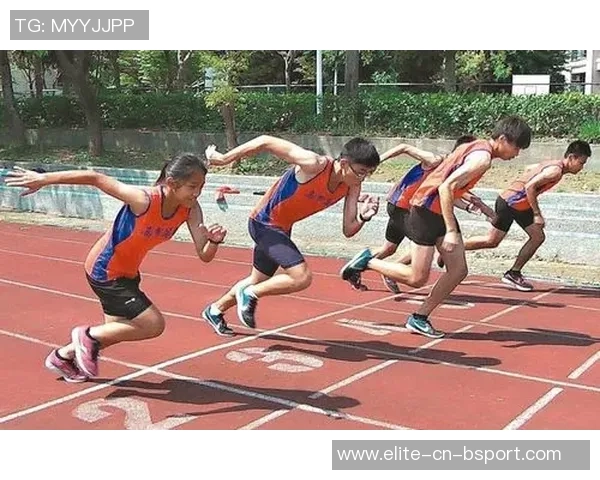 足球小将雷兽射球展现惊人技巧助力球队逆转胜局 足球小将雷兽射球展现惊人技巧助力球队逆转胜局